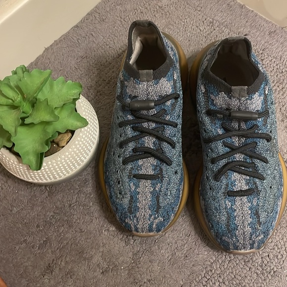 Adidas Yeezy Boost 380 Covellite size 4.5 - Picture 4 of 7